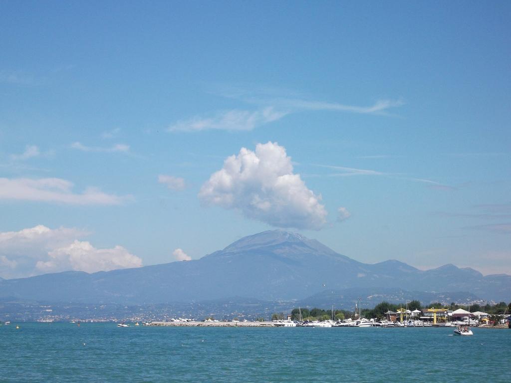 Lake Garda Lovers Пескьера-дель-Гарда Экстерьер фото